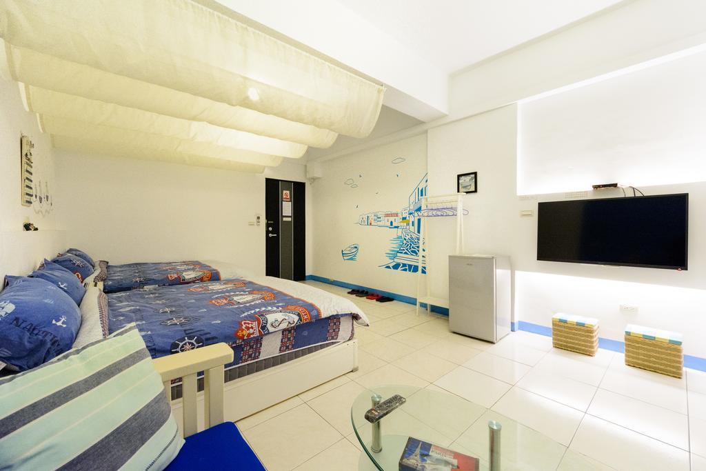 Hotel Play House à Tainan Extérieur photo